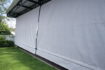 Cerramiento exterior con lona para galería o quincho, protección contra viento y lluvia